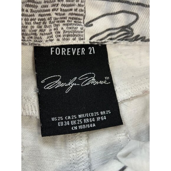 Forever 21 X Marilyn Monroe Newspaper Print Cropped Jeans - Picture 8 of 9